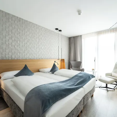 Novotel מלון 4*